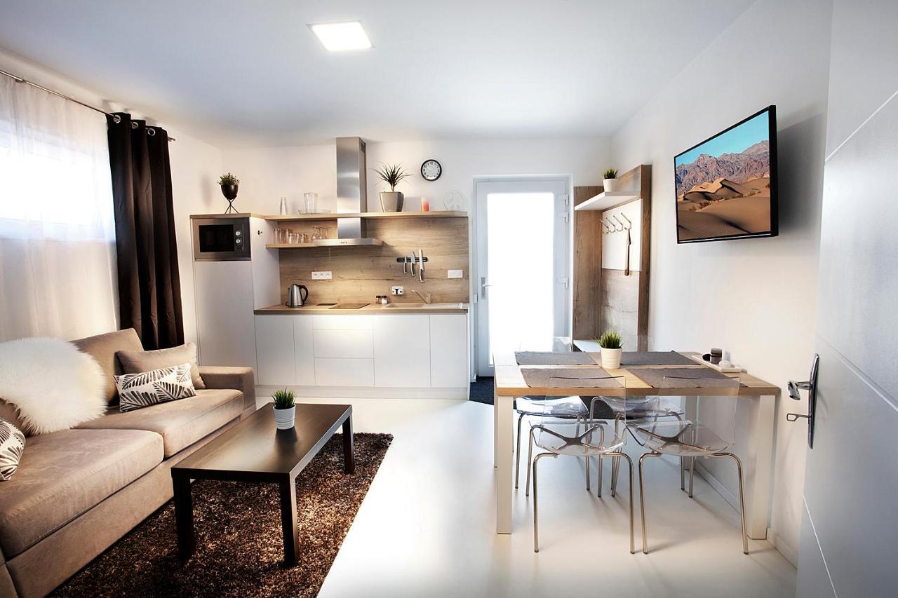 Apartmany Ladna Bagian luar foto